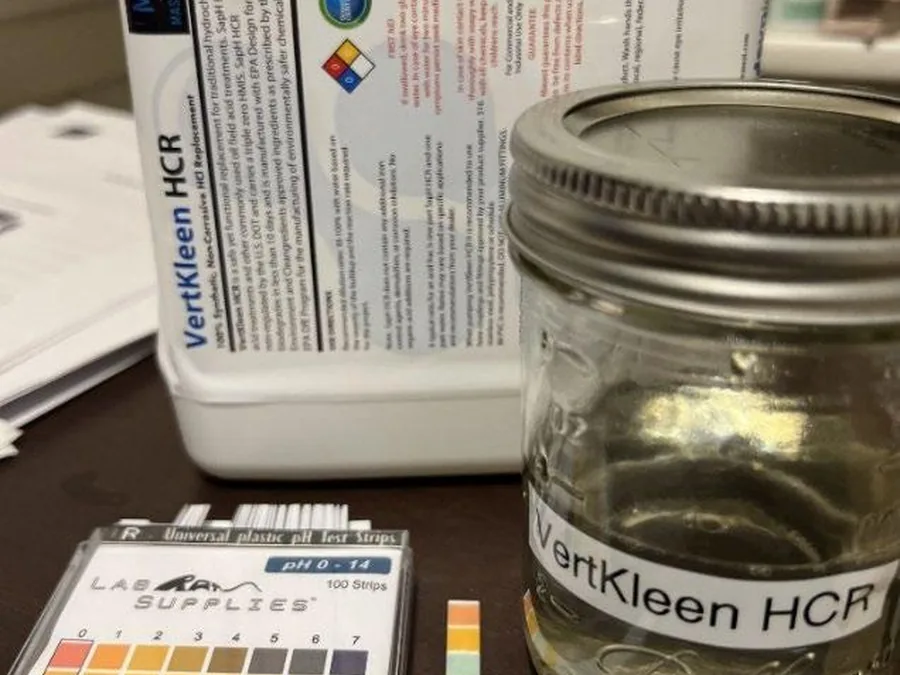 Component cleared of rust with HCR and reduced acid-fume handling